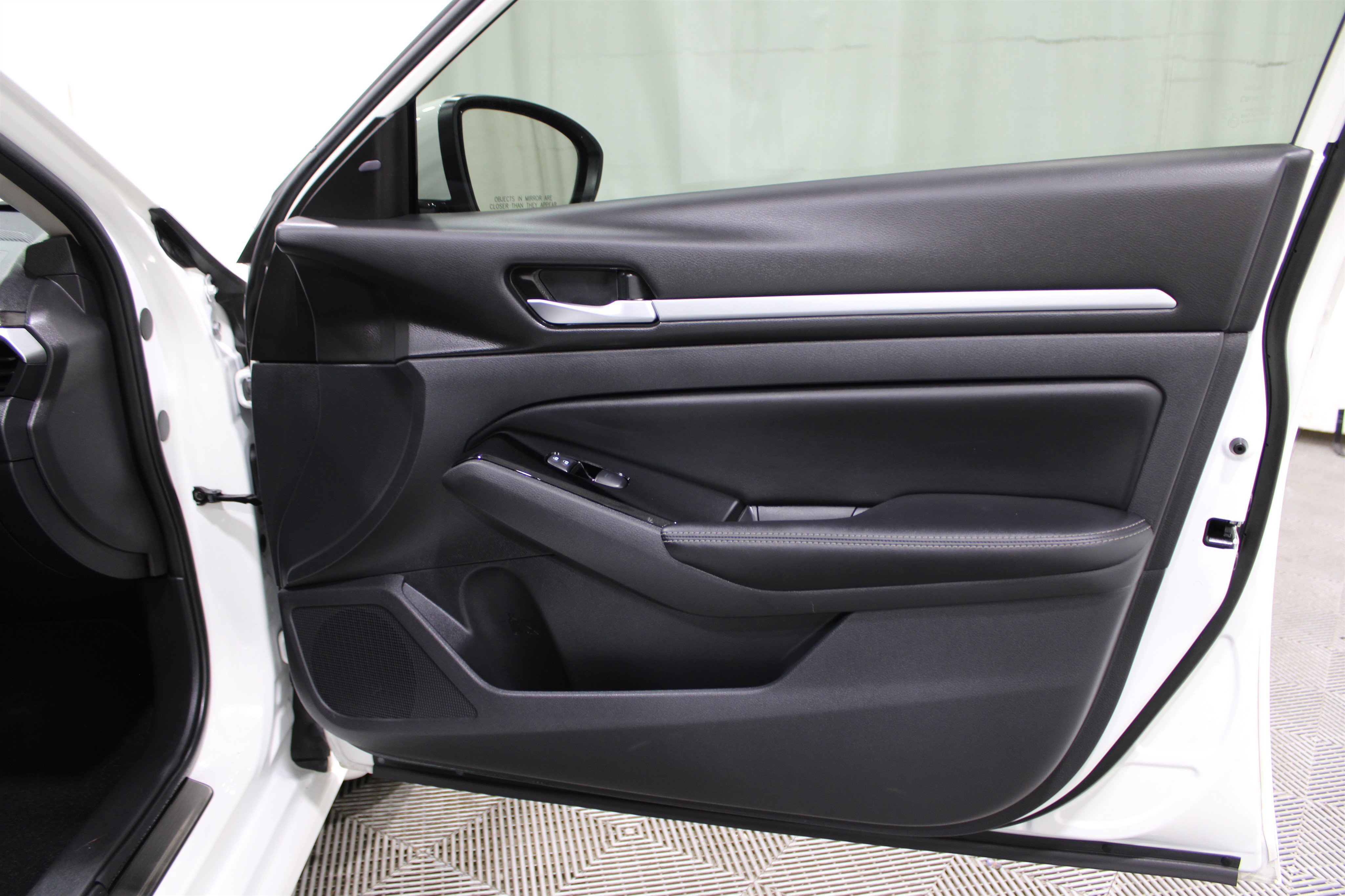 Used 2025 Nissan Altima 2.5 SL image 30