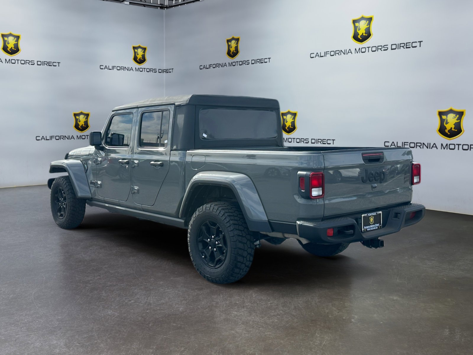 Used 2023 Jeep Gladiator Sport AWD/4WD image 3