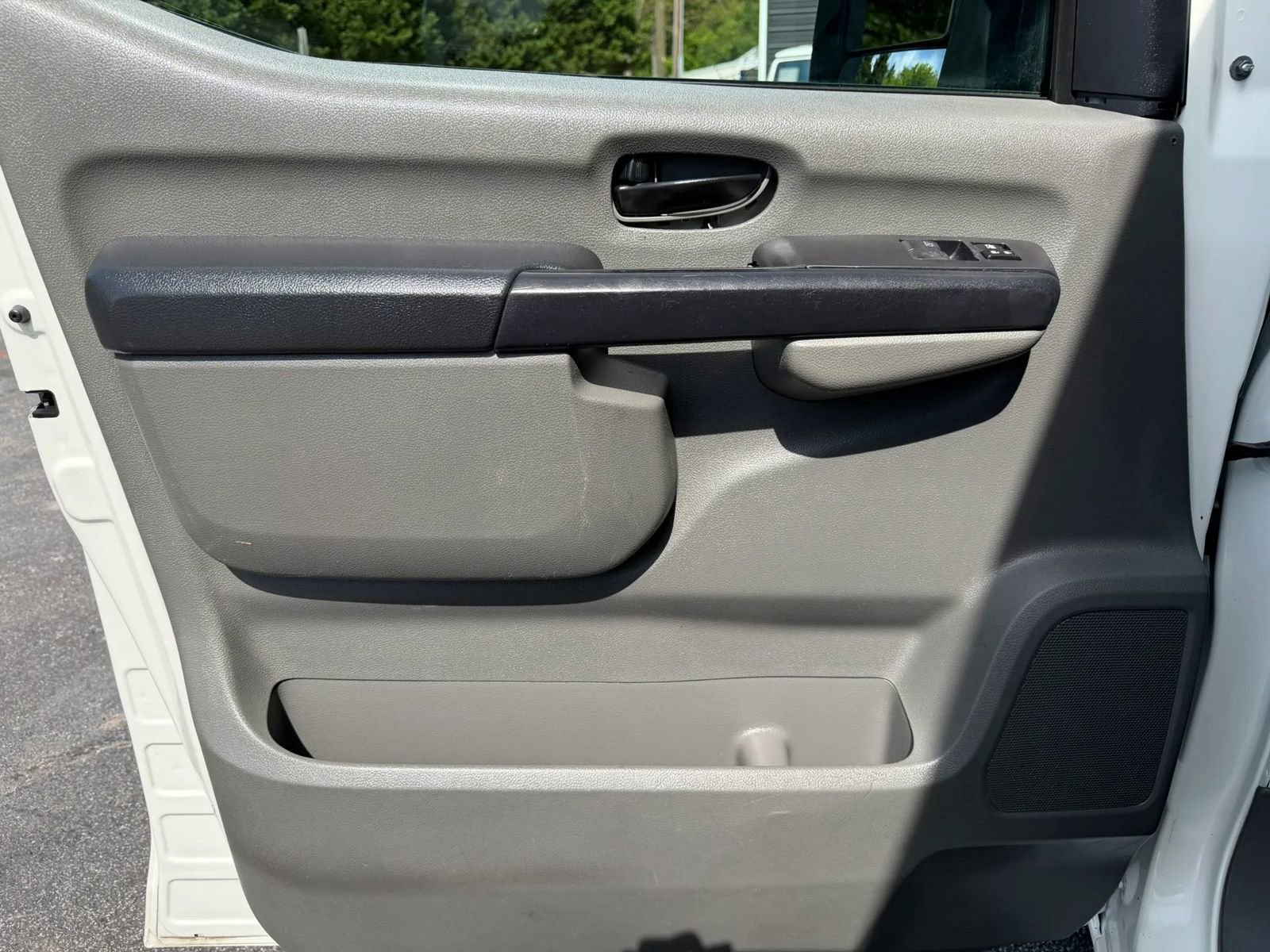 Used 2016 Nissan NV 2500 S w/ Power Package RWD image 19