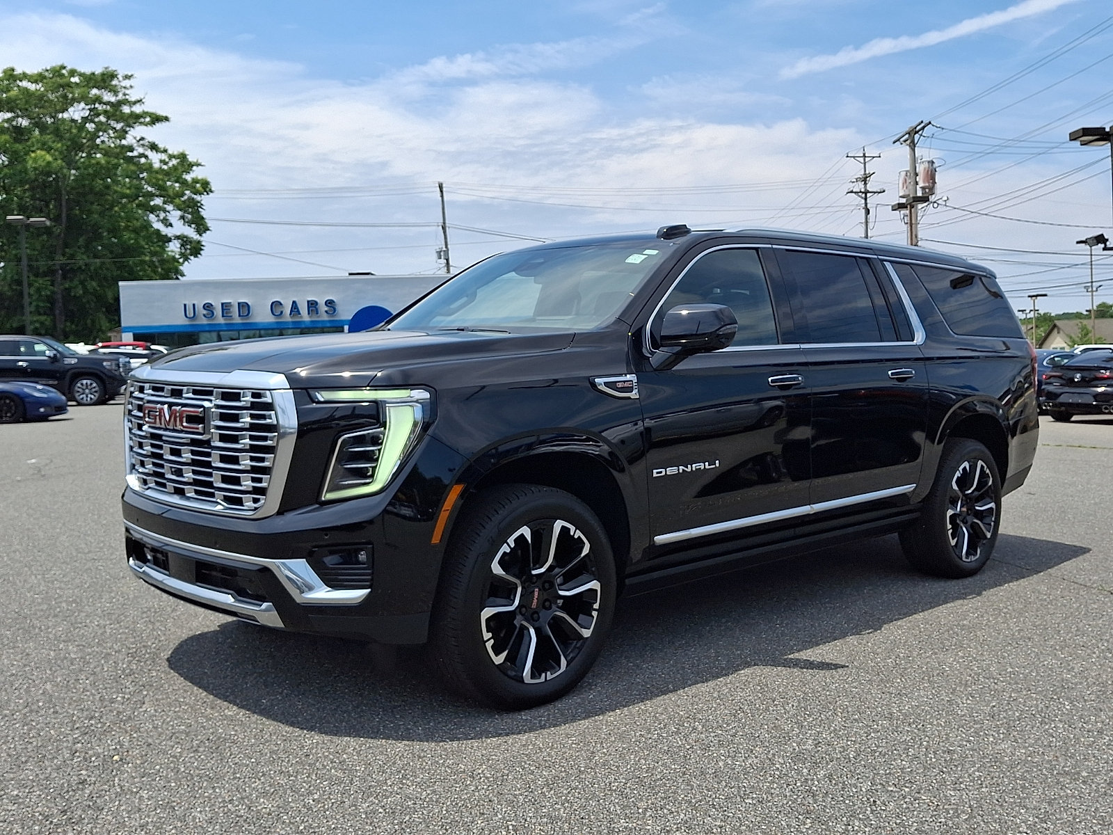 Certified 2025 GMC Yukon XL Denali w/ Sun & Power Step Package AWD/4WD image 3