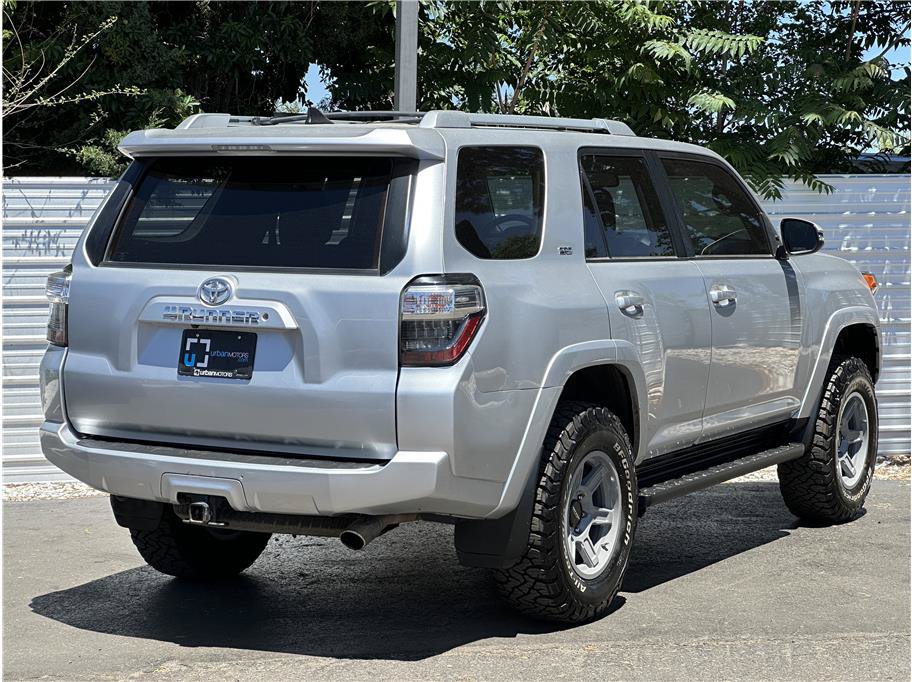 Used 2017 Toyota 4Runner SR5 Premium AWD/4WD image 10