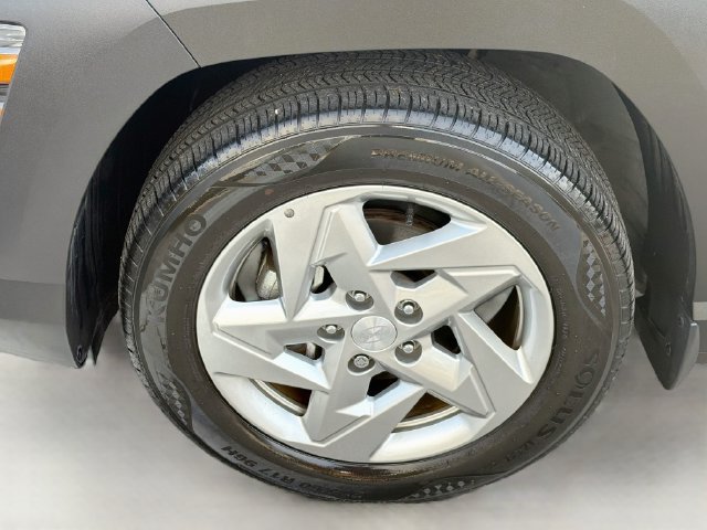 Certified 2025 Hyundai Kona SE FWD image 18