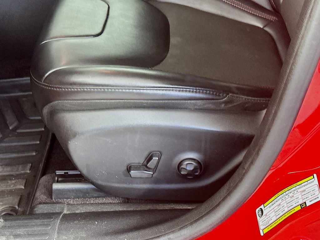 Used 2019 Jeep Cherokee Trailhawk w/ Comfort/Convenience Group AWD/4WD image 24