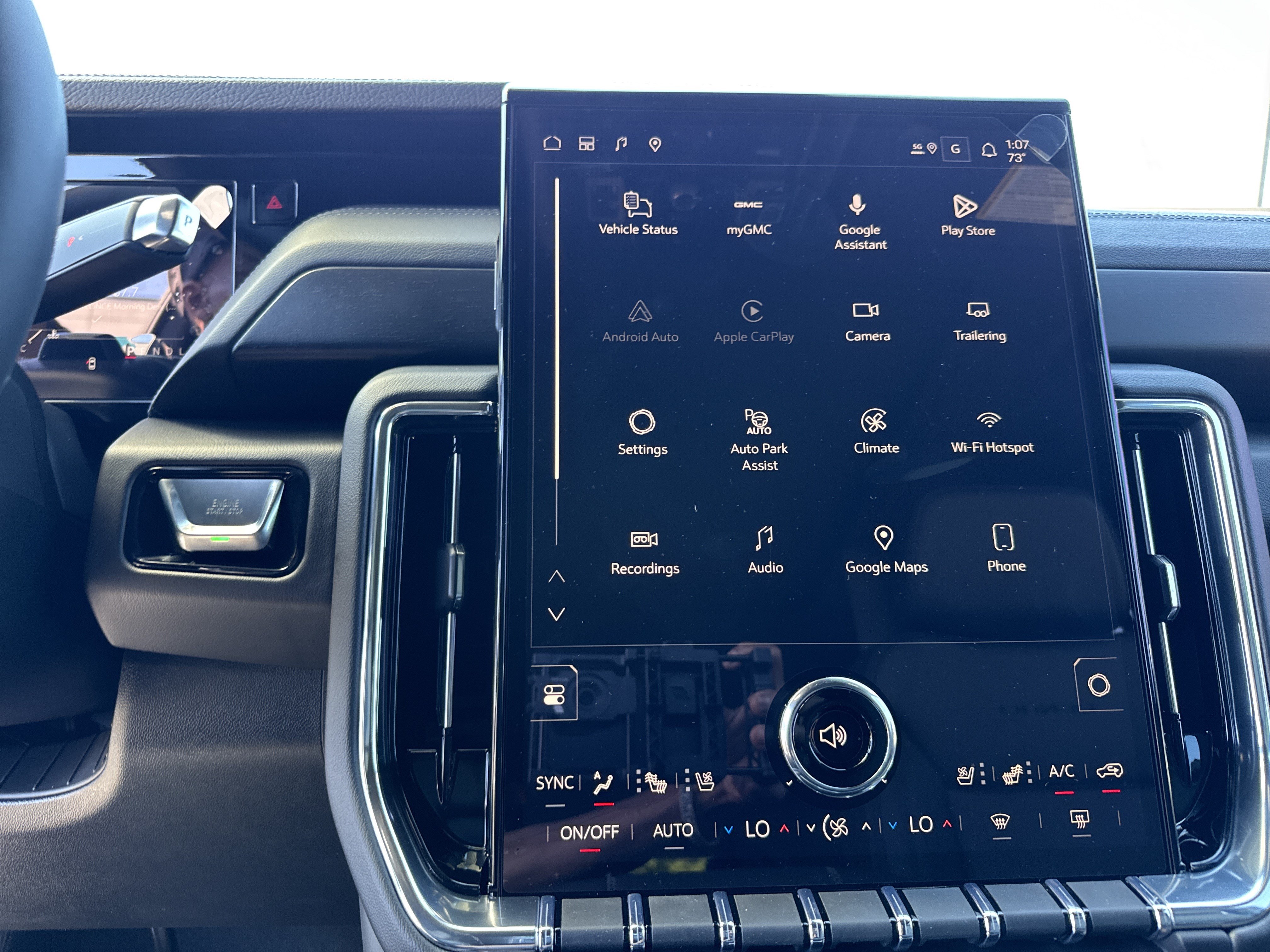 New 2026 GMC Yukon XL Denali w/ Denali Reserve Package RWD image 24