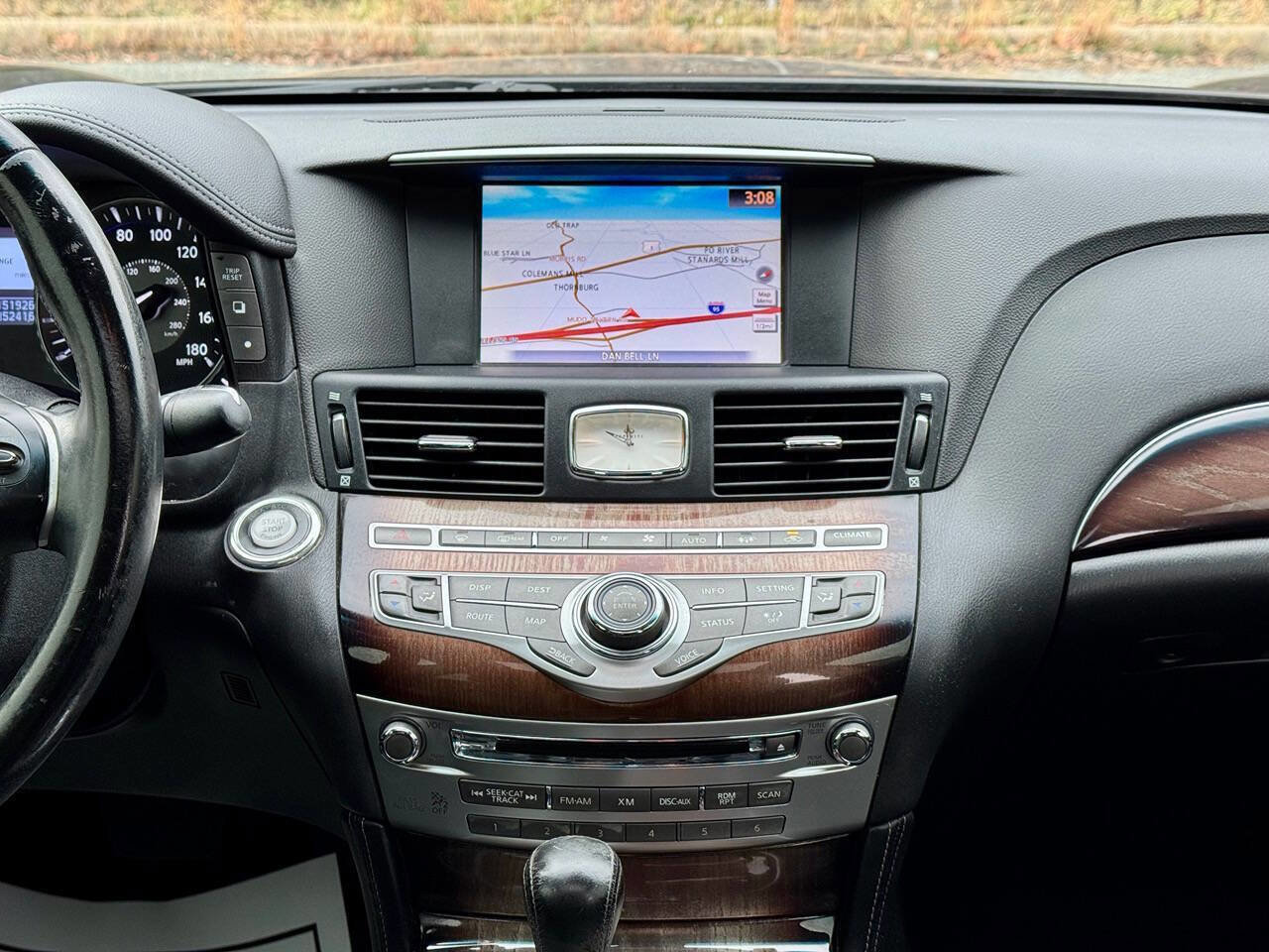 Used 2012 INFINITI M56 x w/ Deluxe Touring Pkg image 13