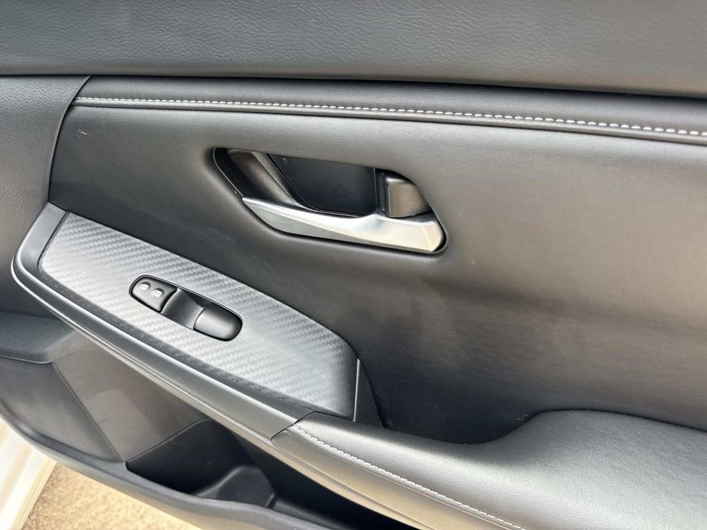 Used 2025 Nissan Sentra SV FWD image 26
