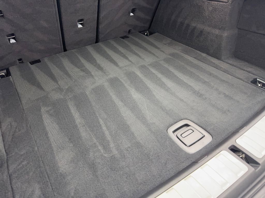 Used 2023 BMW X6 xDrive40i w/ M Sport Package image 82