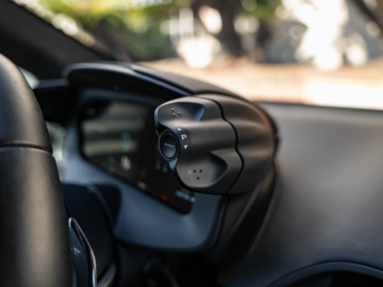 Used 2023 McLaren Artura image 20