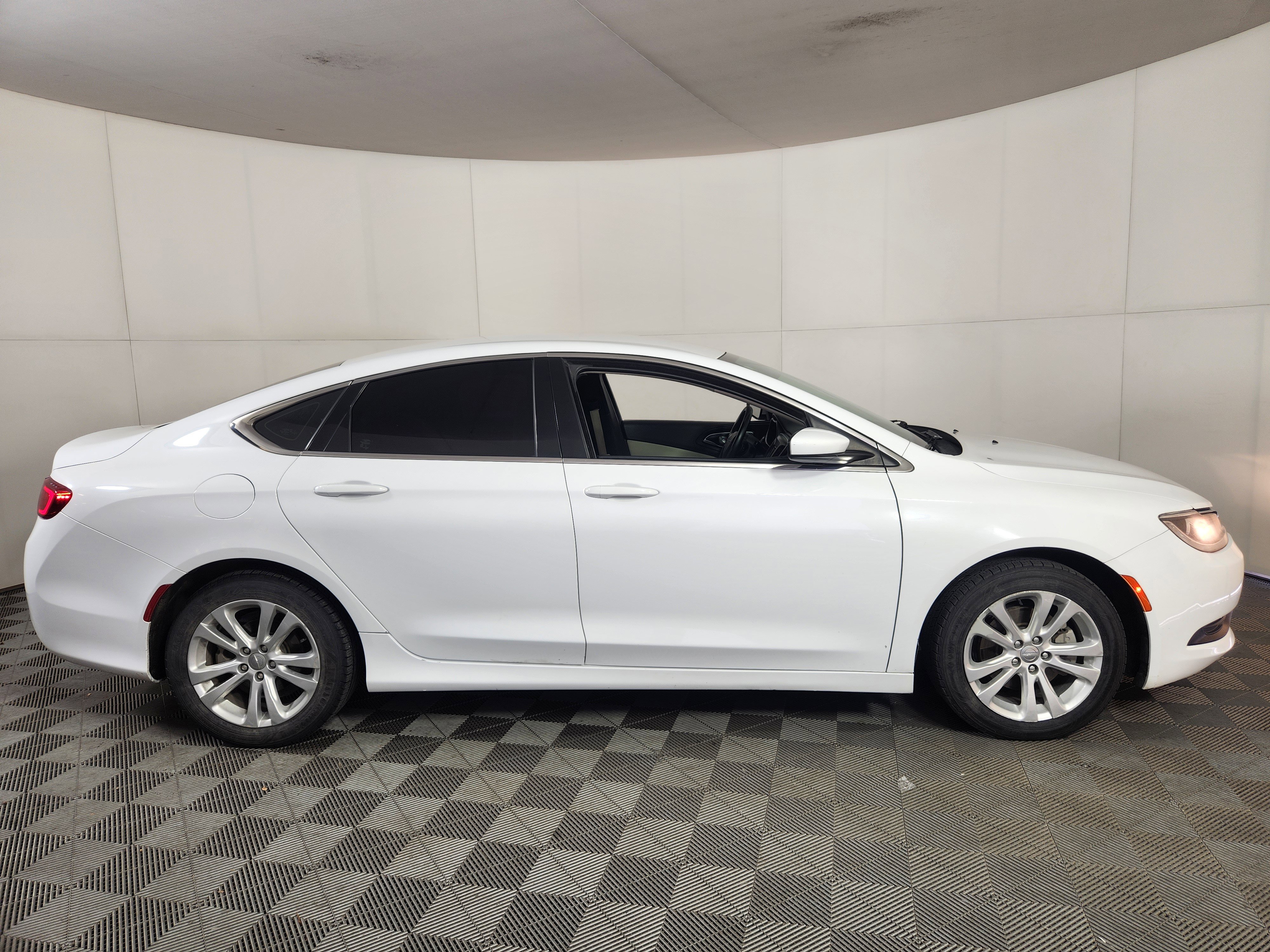 Used 2016 Chrysler 200 LX image 8