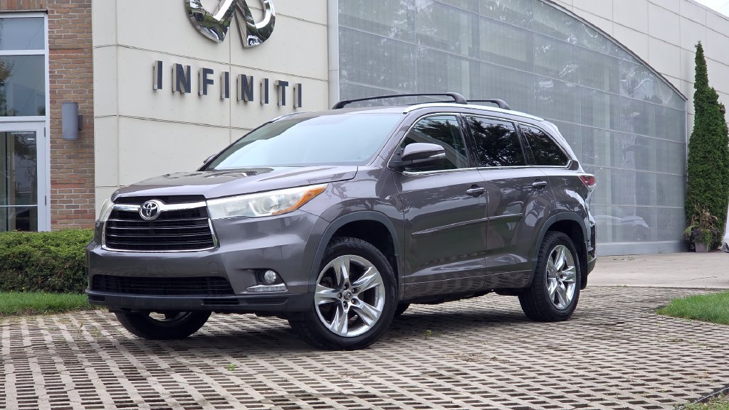 Used 2016 Toyota Highlander Limited AWD/4WD image 2