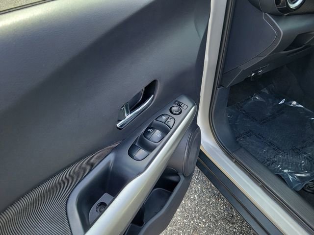 Used 2020 Nissan Kicks SV image 10