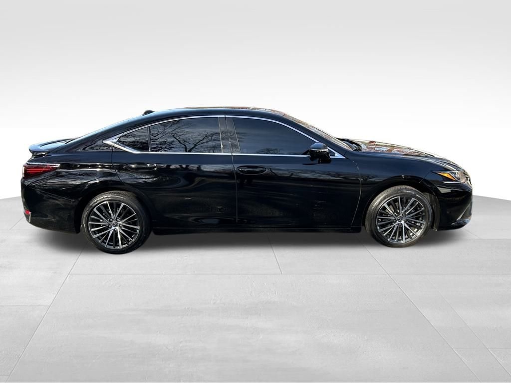 Used 2023 Lexus ES 300h w/ Premium Package image 6