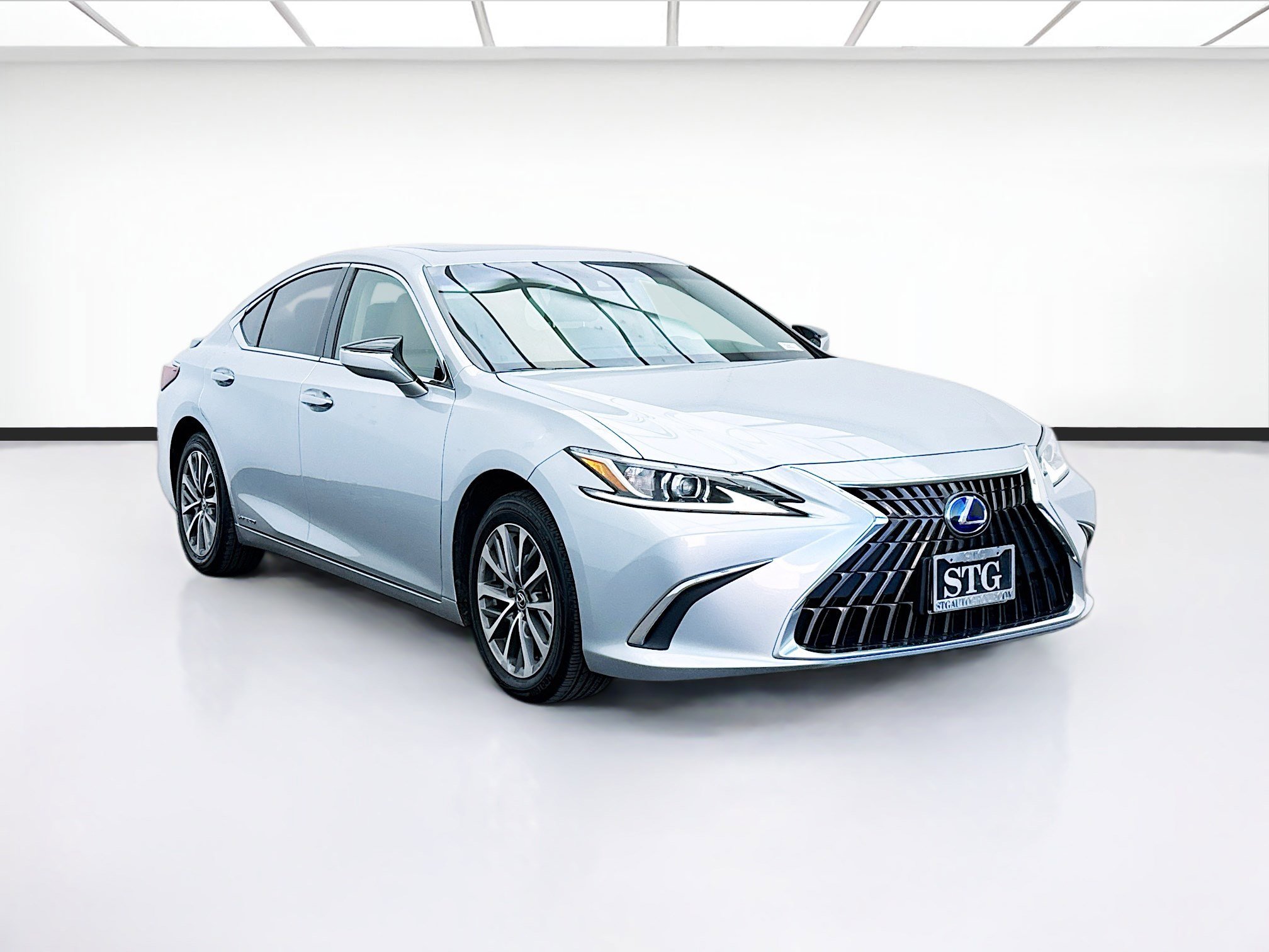 Used 2022 Lexus ES 300h image 3