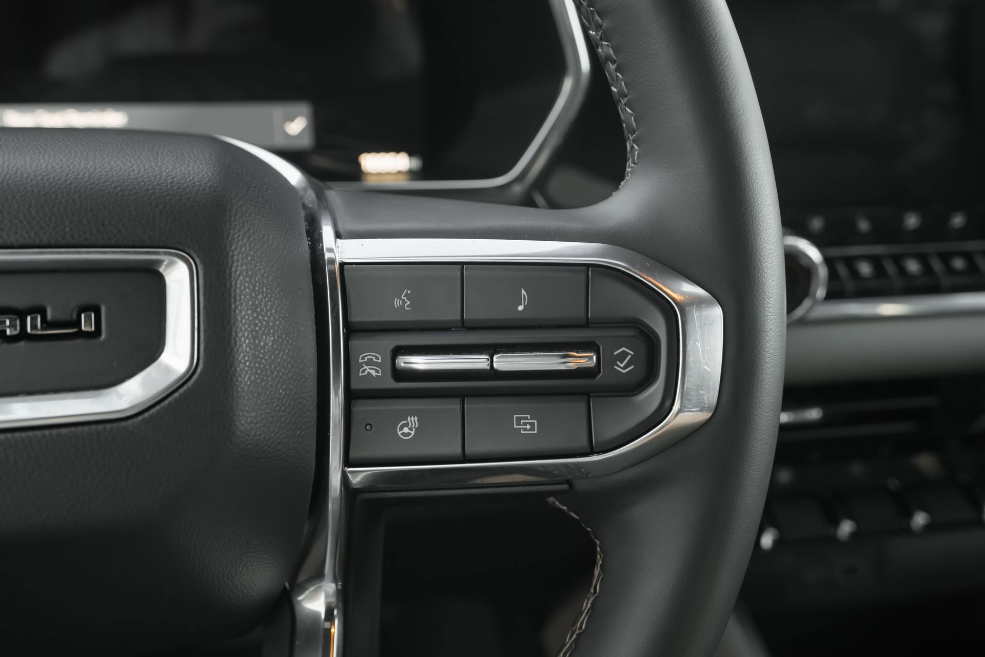 Used 2024 GMC Canyon Denali w/ LPO, Denali Black Edition image 19