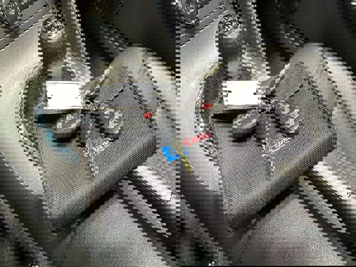 Used 2008 Pontiac Solstice GXP w/ Premium Package image 30