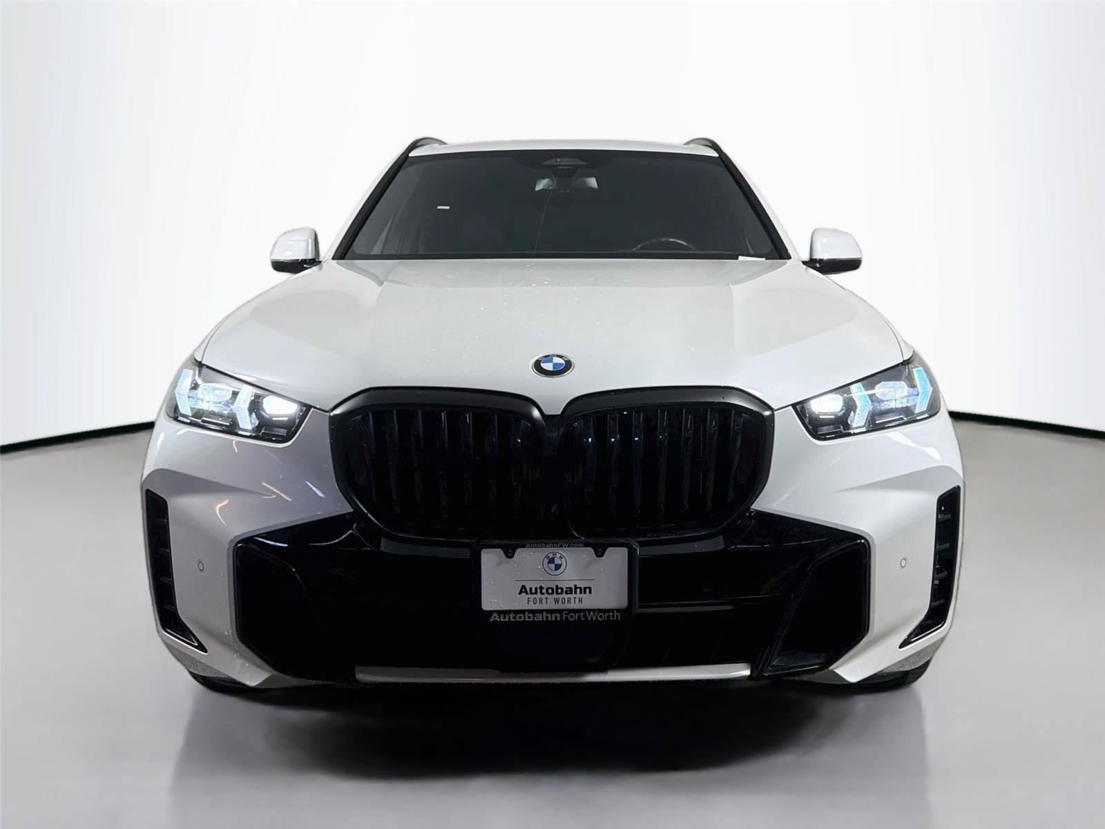 Used 2024 BMW X5 xDrive40i w/ M Sport Package AWD/4WD image 2