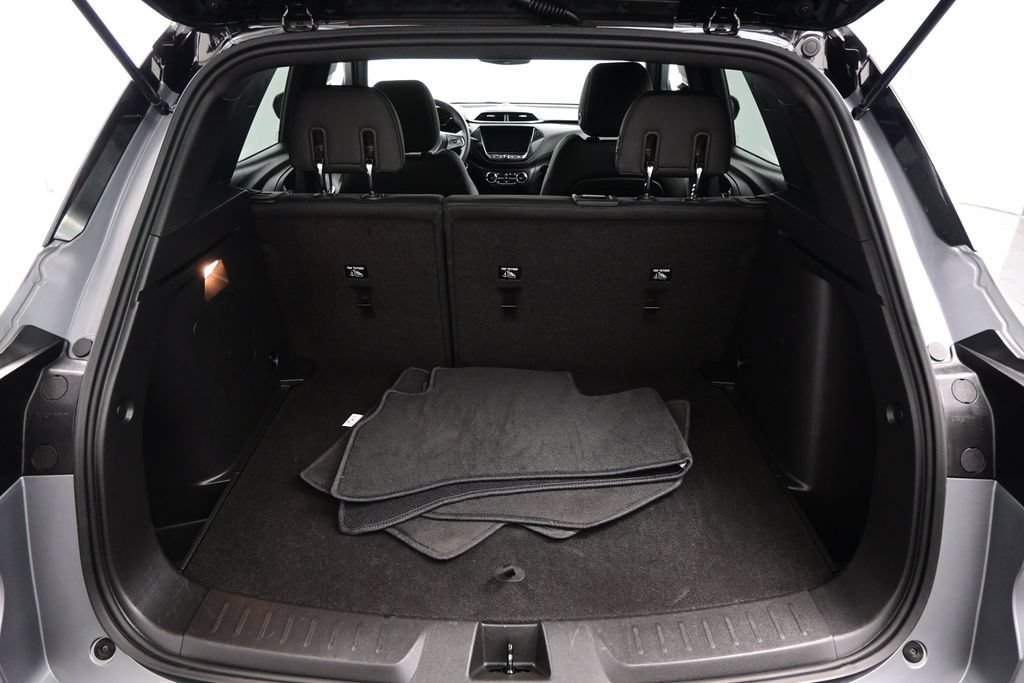 Used 2023 Chevrolet TrailBlazer RS w/ Convenience Package FWD image 31