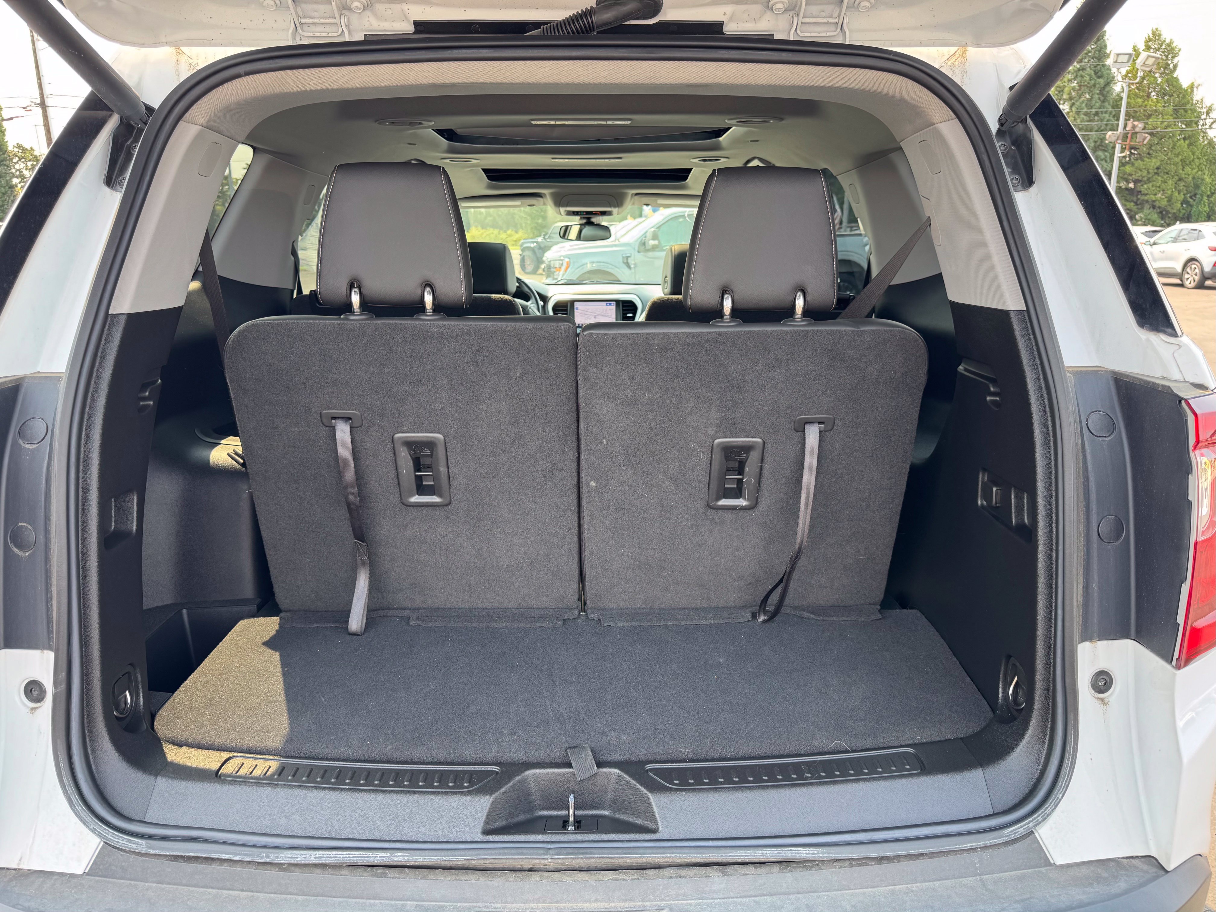 Used 2022 GMC Acadia SLT w/ Technology Package AWD/4WD image 37