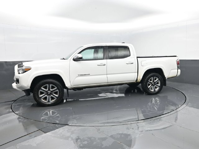 Used 2016 Toyota Tacoma Limited w/ Towing Package AWD/4WD image 5