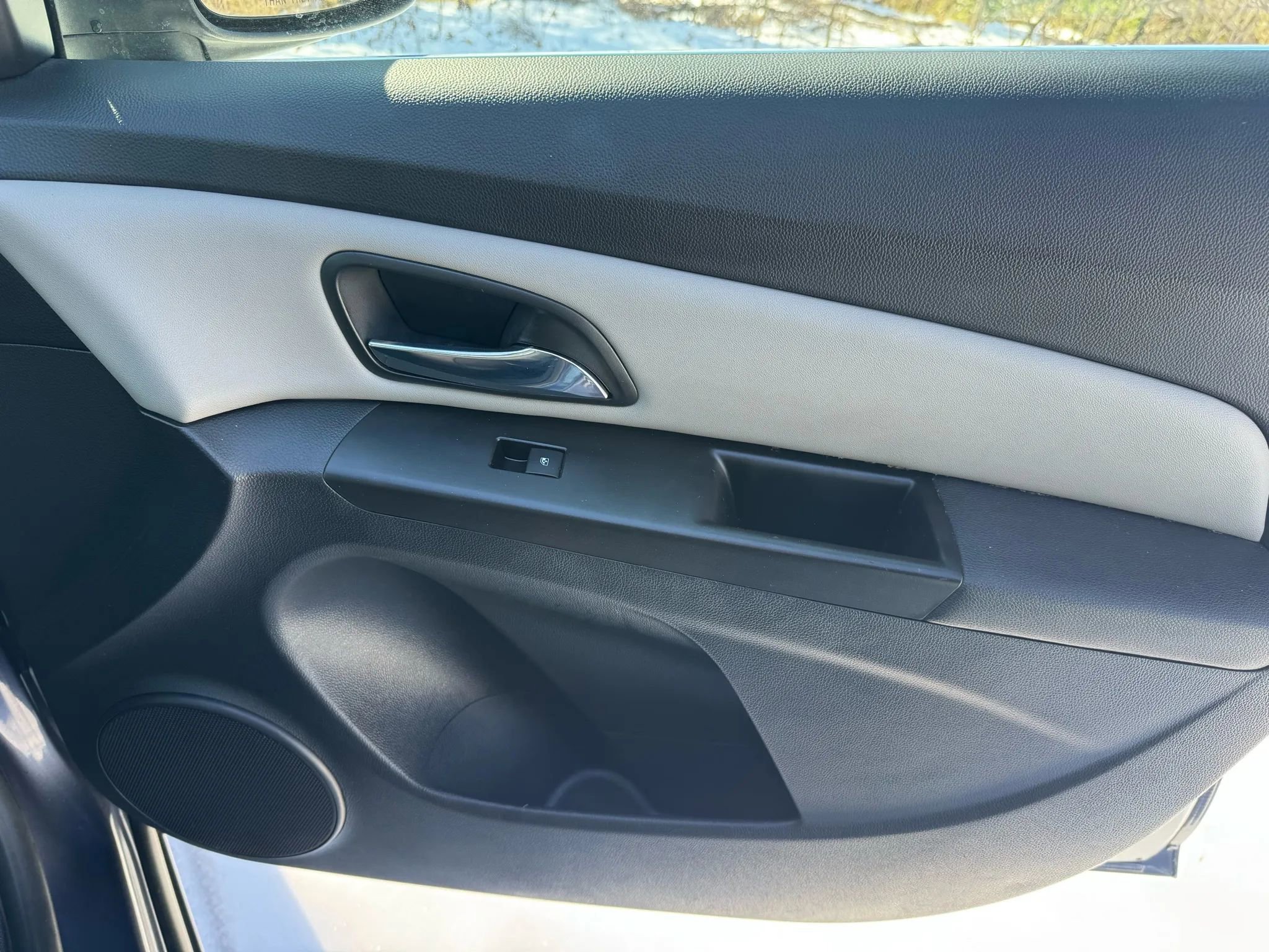 Used 2014 Chevrolet Cruze LT image 25