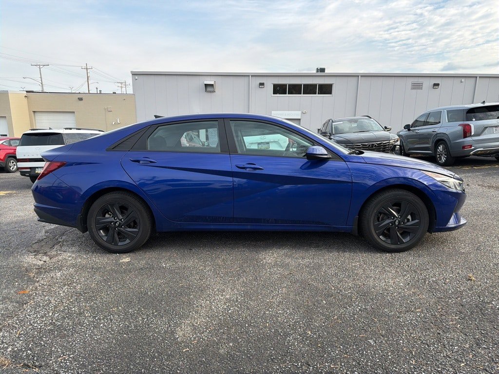 Certified 2022 Hyundai Elantra SEL FWD image 8