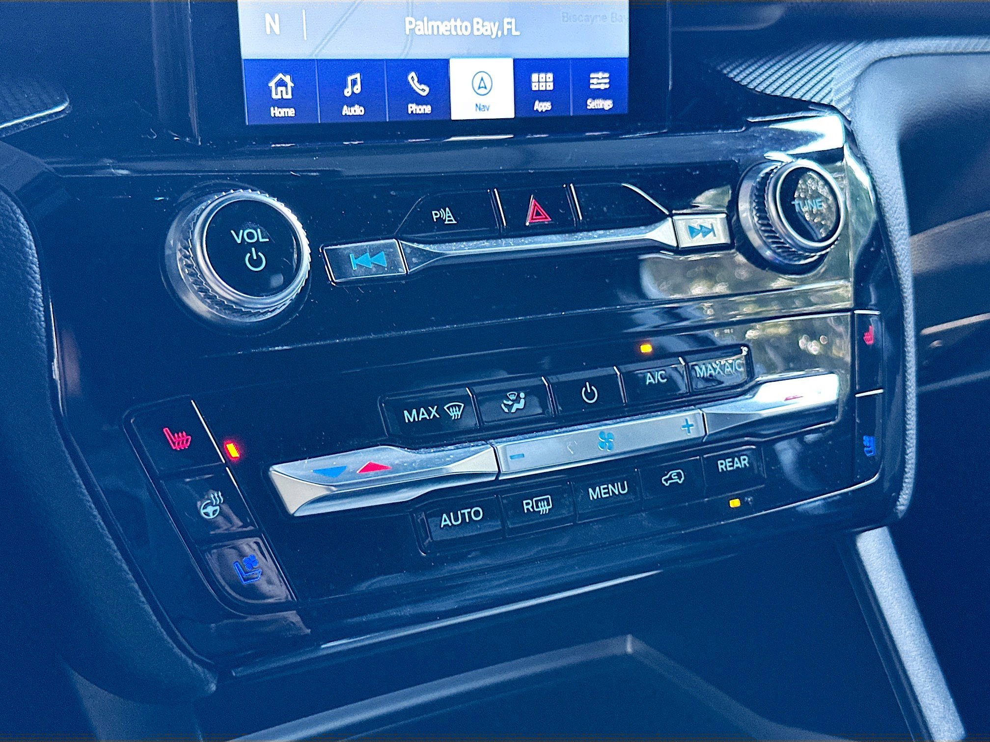 Used 2023 Ford Explorer ST w/ Equipment Group 401A image 16