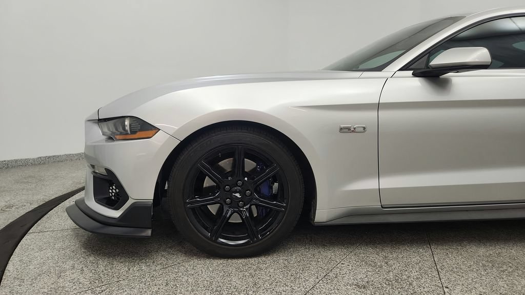 Used 2018 Ford Mustang GT RWD image 9