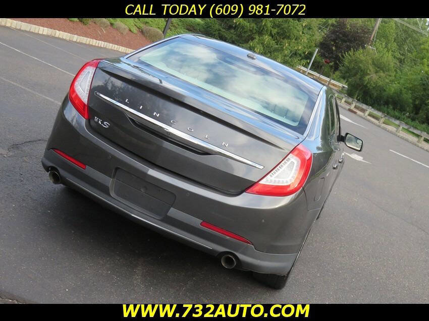 Used 2016 Lincoln MKS image 18