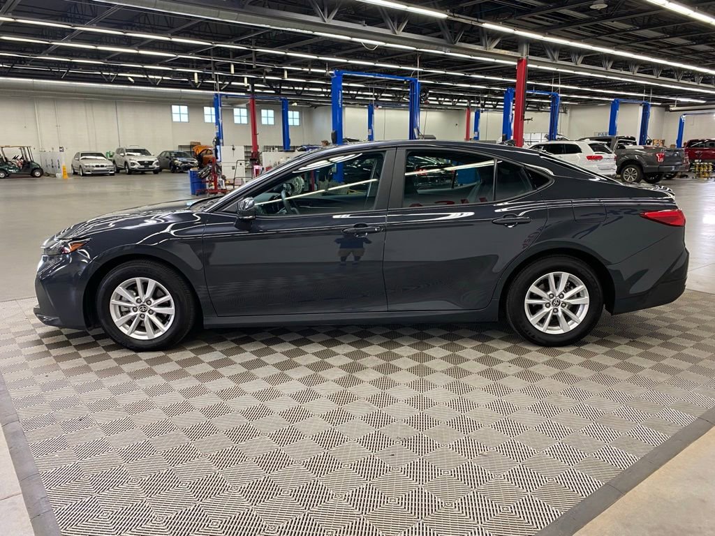 Used 2025 Toyota Camry LE w/ Convenience Package image 5