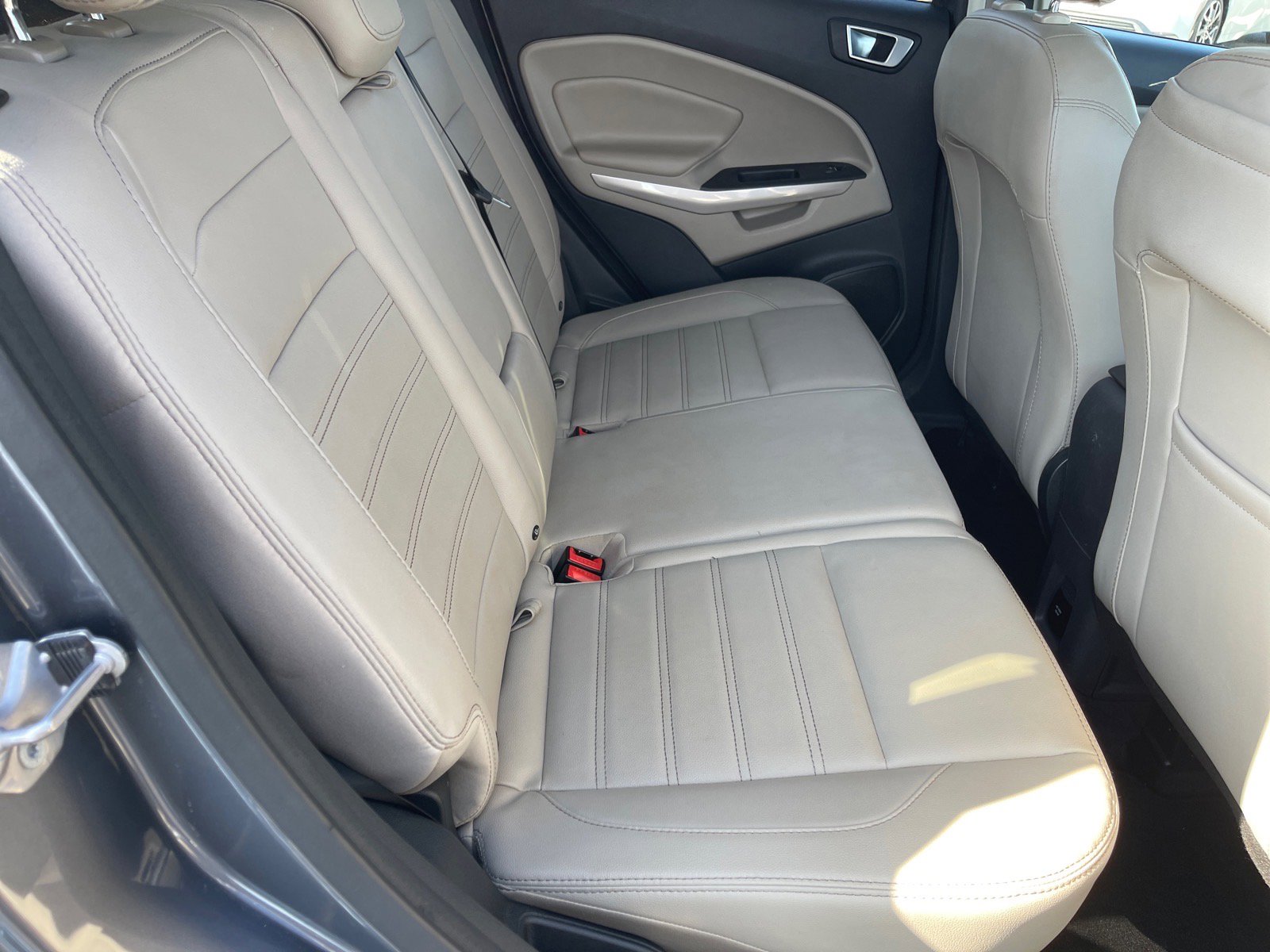 Used 2021 Ford EcoSport Titanium image 18