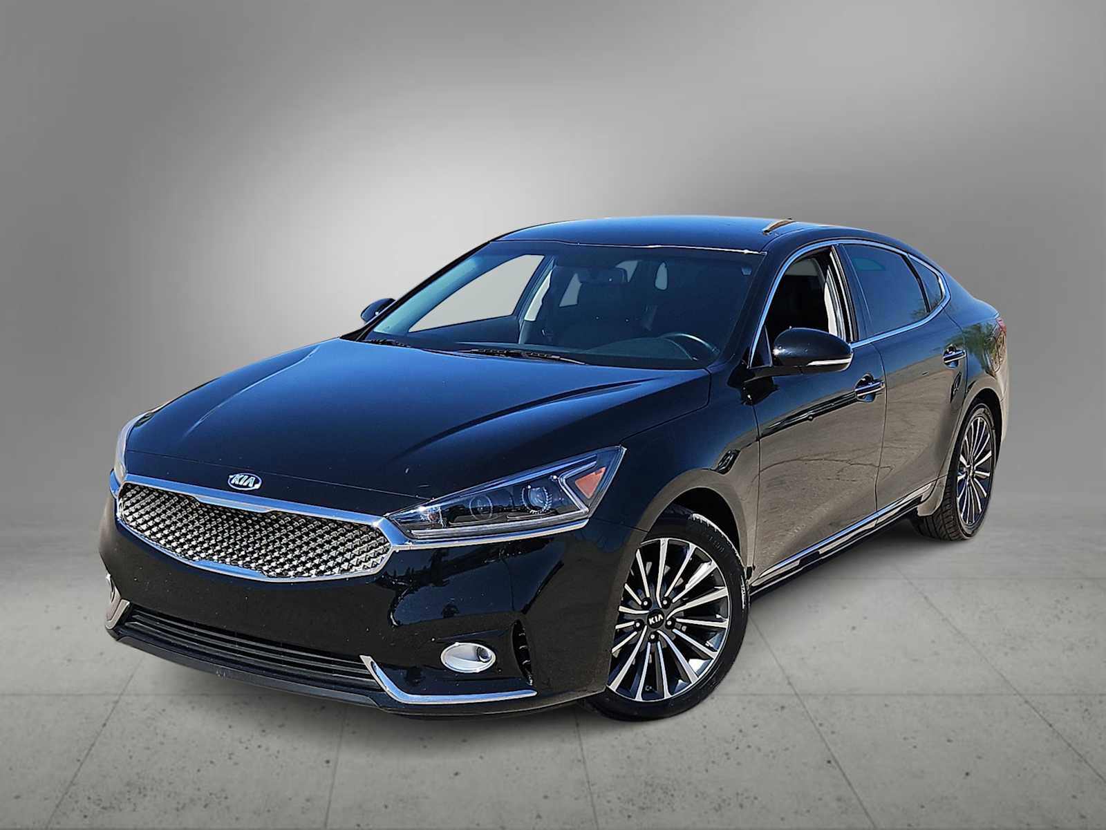 Used 2019 Kia Cadenza Premium