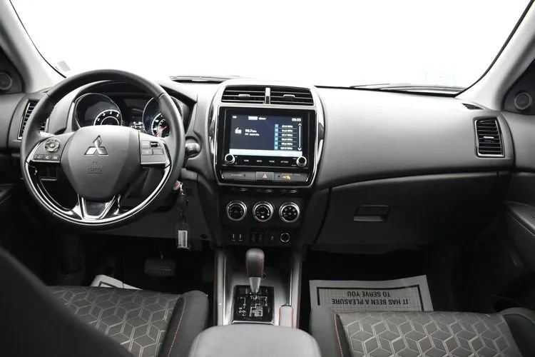 Used 2025 Mitsubishi Outlander Sport LE AWD/4WD image 19