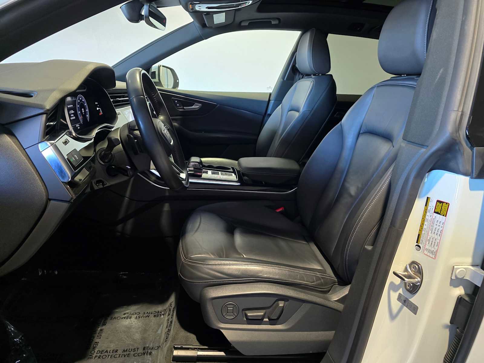 Used 2019 Audi Q8 Premium w/ Convenience Package image 5