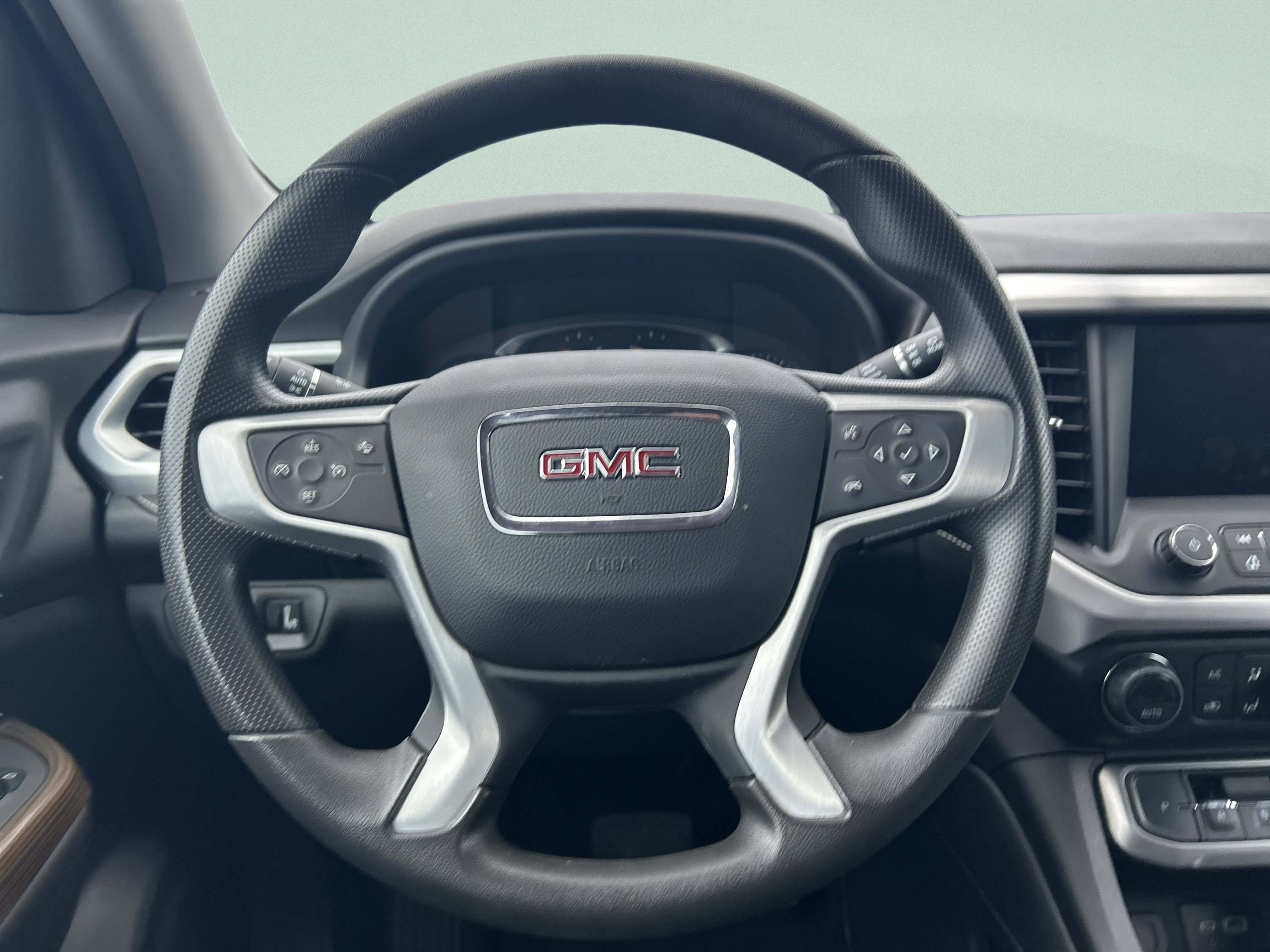 Used 2023 GMC Acadia SLE w/ Driver Convenience Package image 19