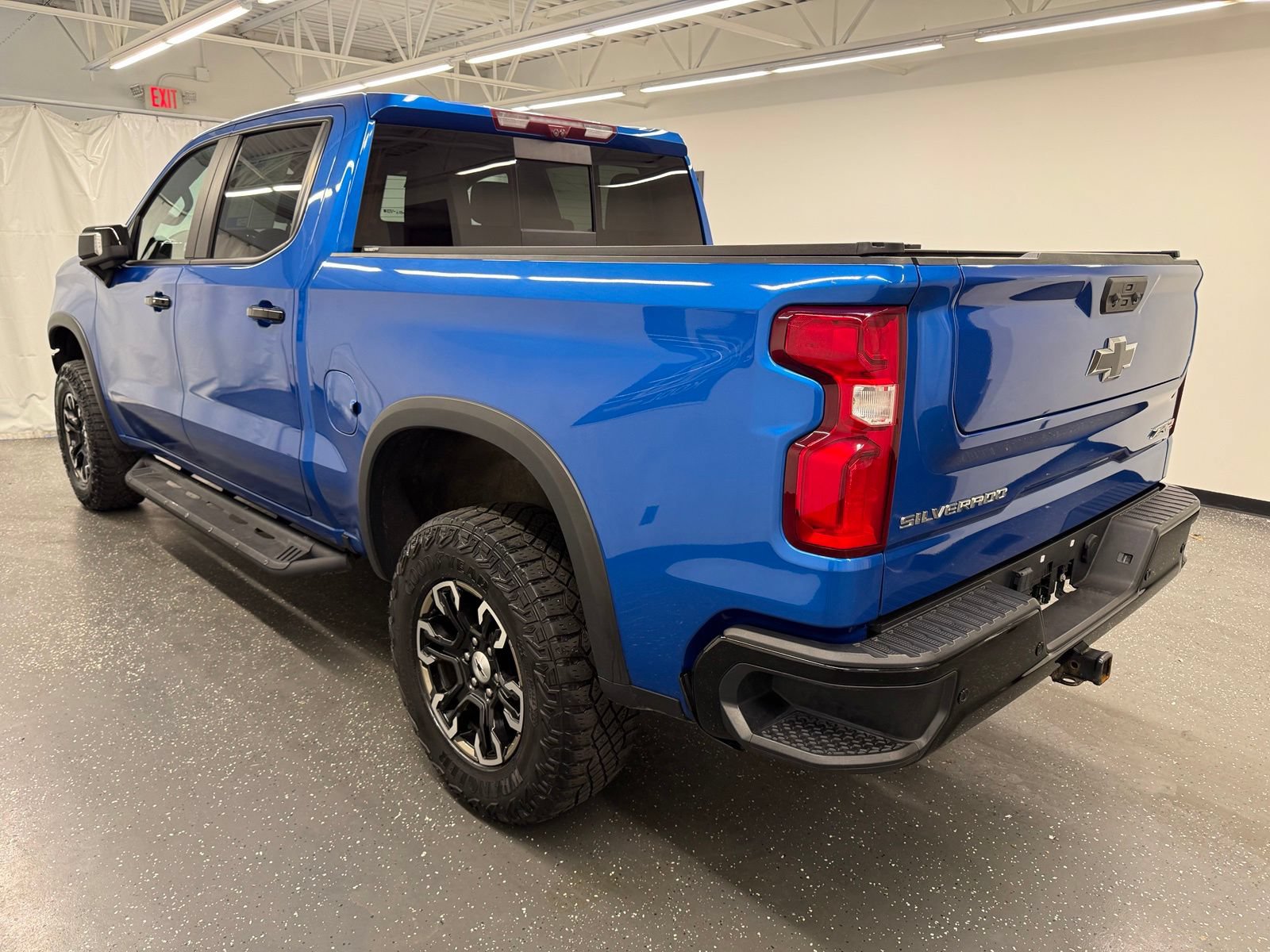 Used 2022 Chevrolet Silverado 1500 ZR2 w/ Technology Package AWD/4WD image 3