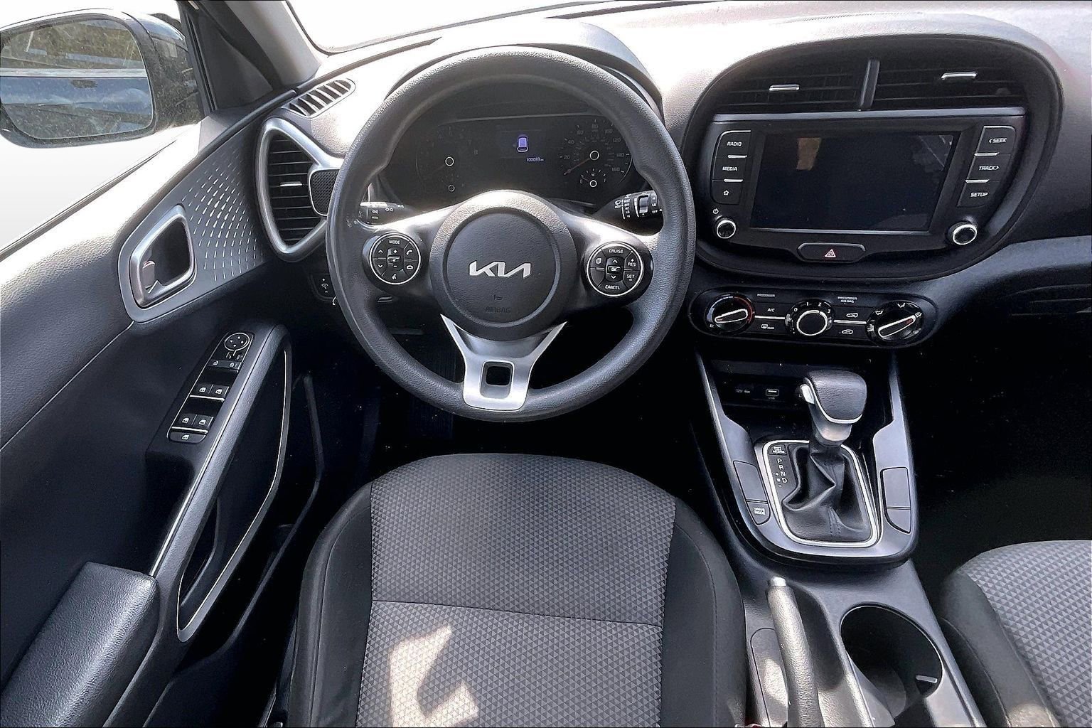 Used 2022 Kia Soul LX image 5