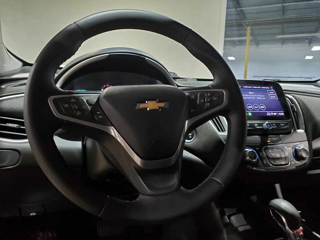 Used 2023 Chevrolet Malibu RS FWD image 24