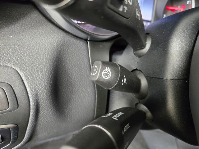 Used 2019 Mercedes-Benz GLC 300 4MATIC image 25