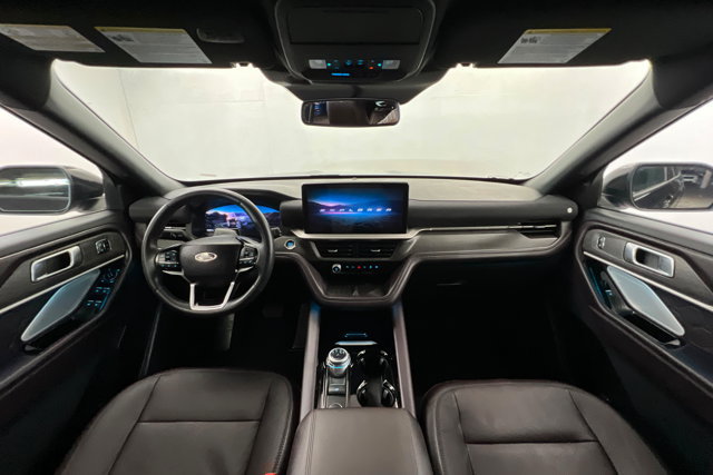 Used 2025 Ford Explorer Platinum w/ LUX Leather Package AWD/4WD image 9