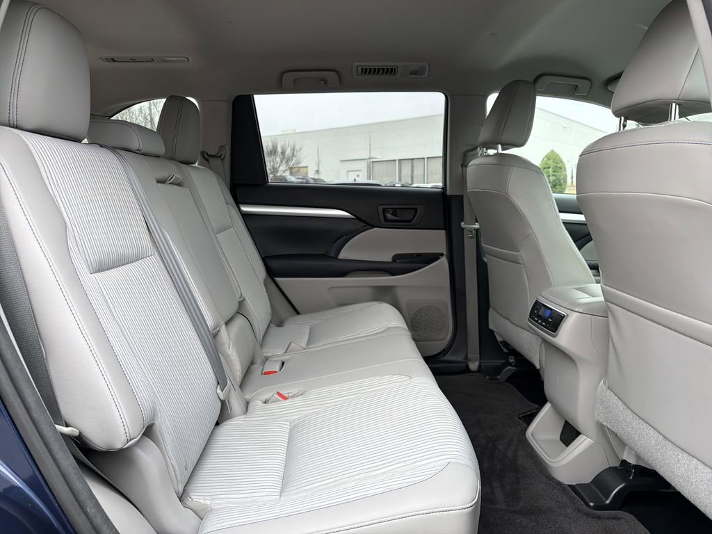 Used 2014 Toyota Highlander Plus image 23