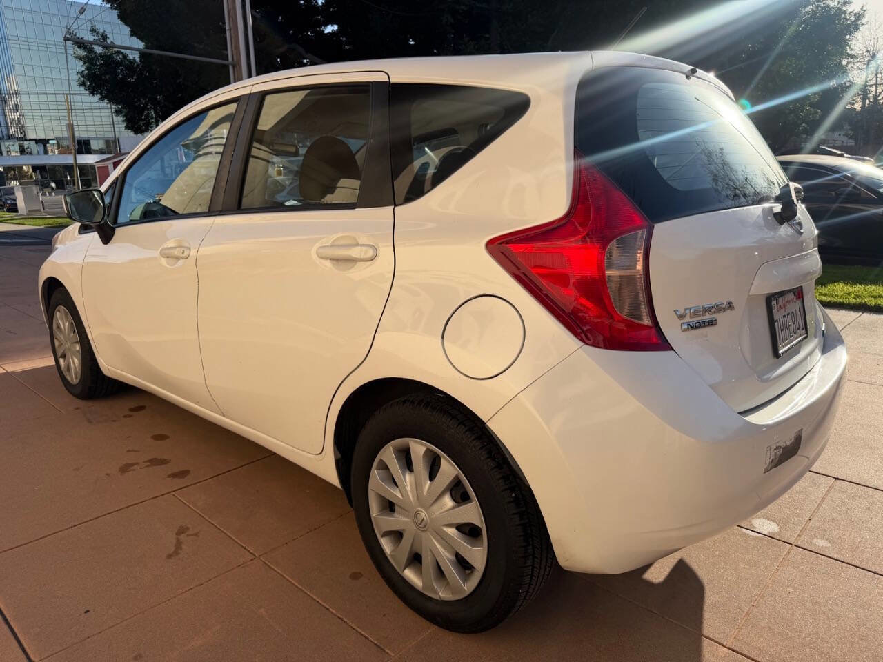 Used 2015 Nissan Versa Note SV image 3