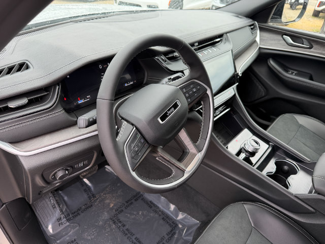 New 2026 Jeep Grand Cherokee Altitude AWD/4WD image 11