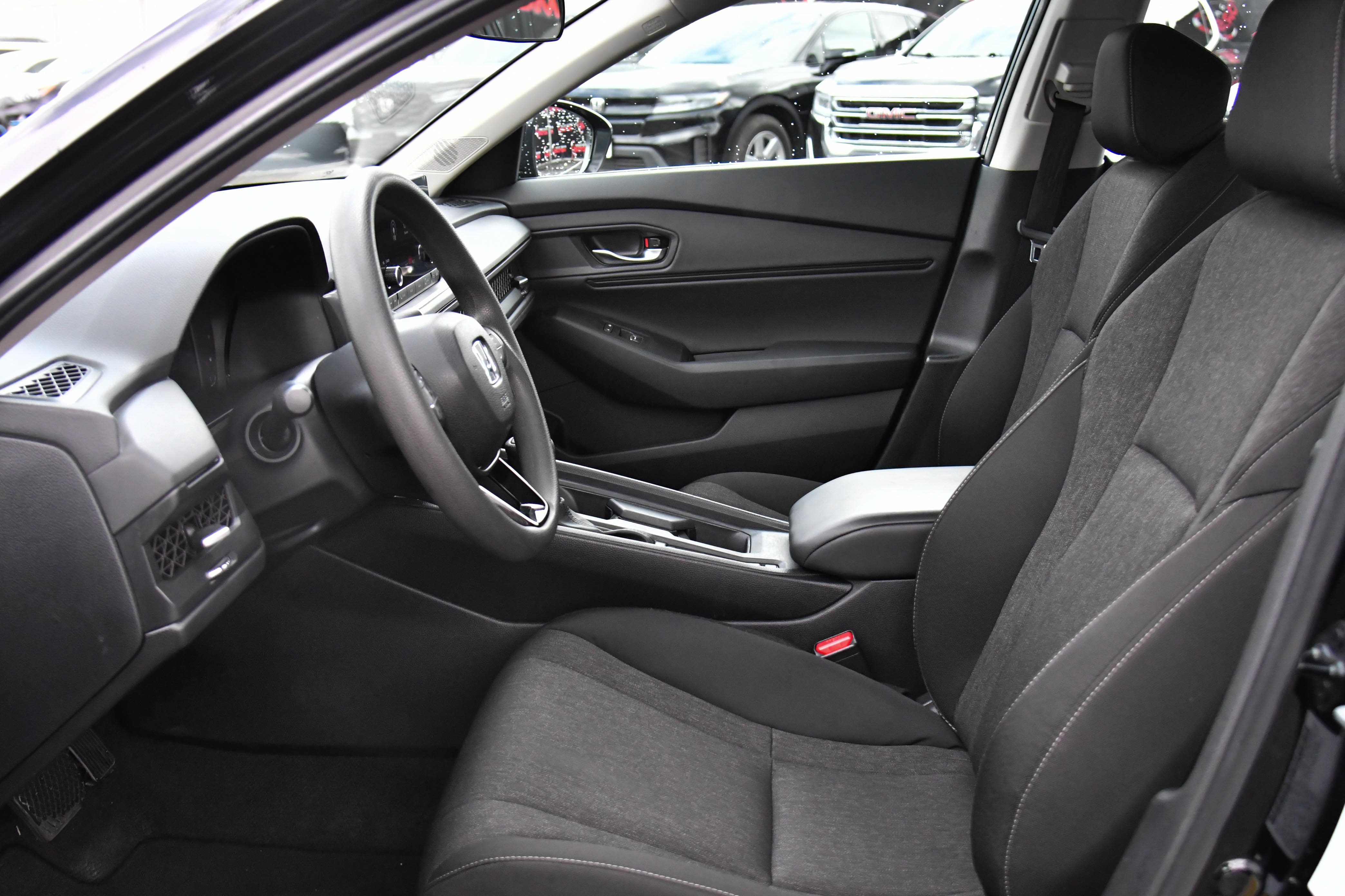 Used 2025 Honda Accord SE image 17
