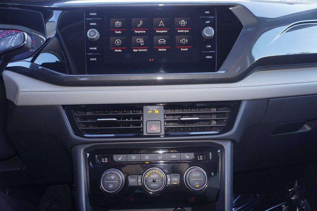 Used 2023 Volkswagen Taos SEL image 18