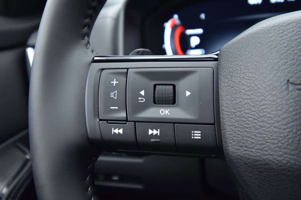 Used 2026 Nissan Rogue Platinum w/ Platinum Premium Package image 41