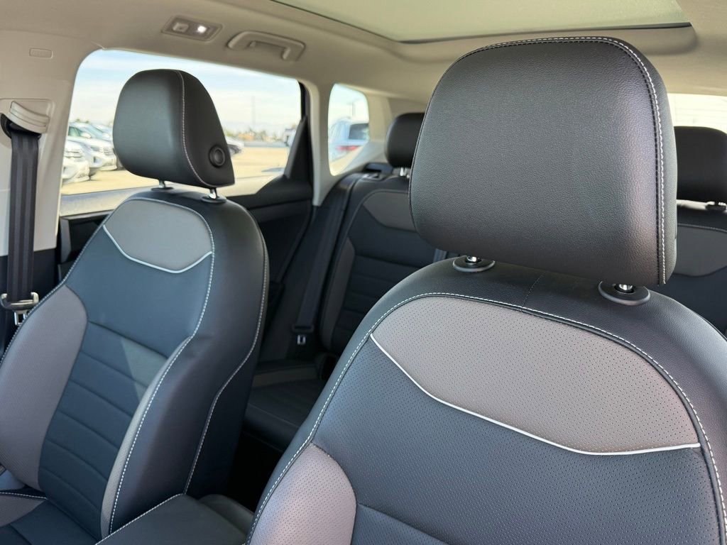 Used 2023 Volkswagen Taos SEL image 14