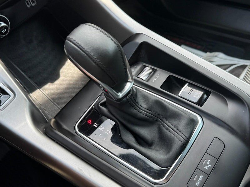 Used 2024 Dodge Hornet GT w/ Cold Weather Group AWD/4WD image 17