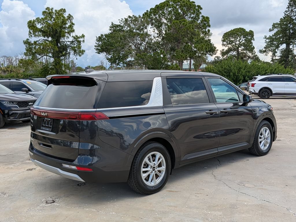 Certified 2024 Kia Carnival LX FWD image 8