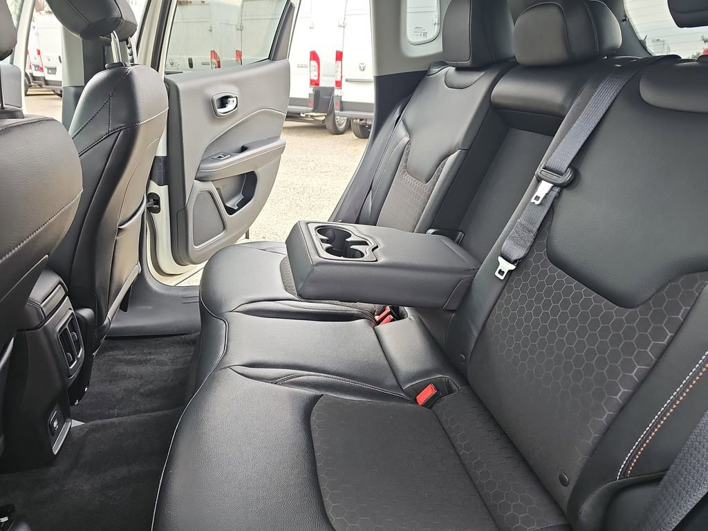 Used 2018 Jeep Compass Latitude w/ Cold Weather Group image 14