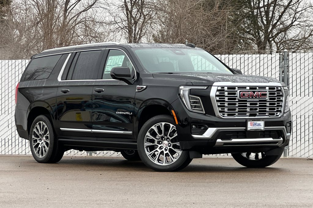 New 2026 GMC Yukon XL Denali w/ Denali Reserve Package image 2